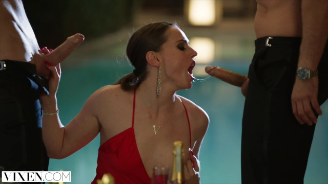 Para Düşkünü Zengin Kaltağı Partide Tavlayıp Double Penetration ...